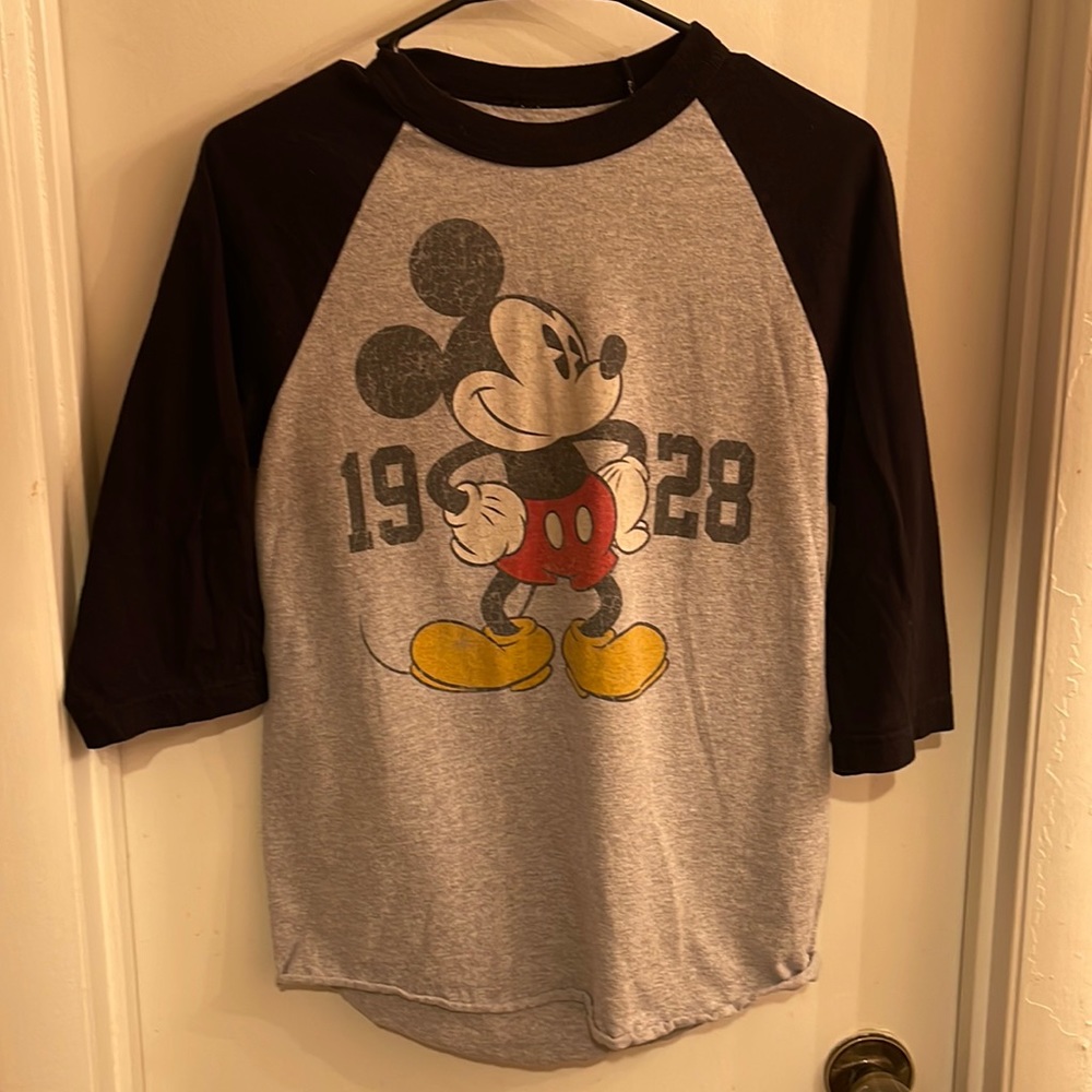 Disney Parks Mickey Mouse 1928 T-Shirt w/ 3/4 length sleeves - Size Small